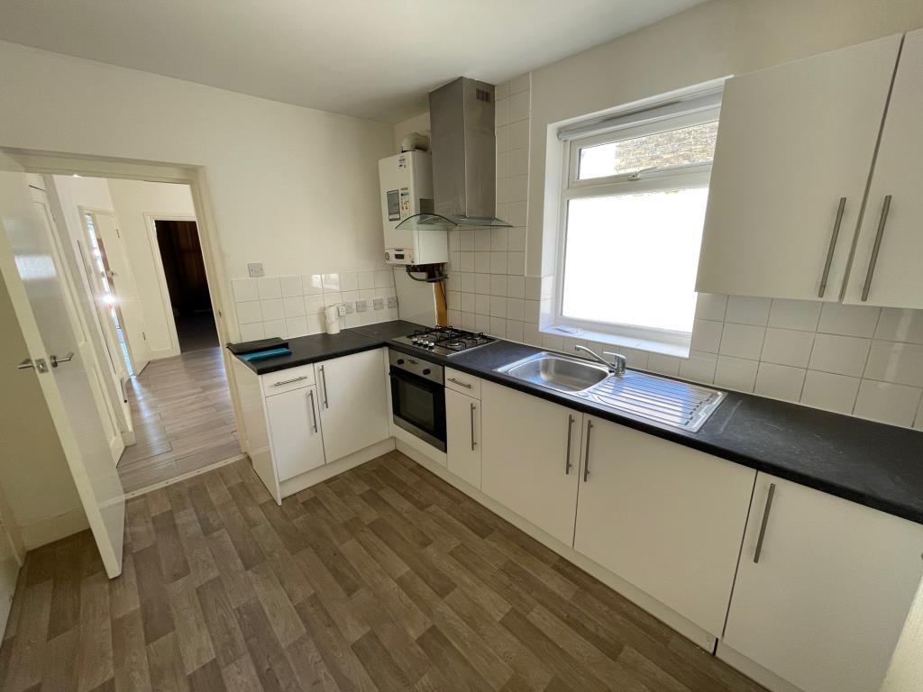 Lot: 117 - DETACHED PROPERTY ARRANGED AS TWO FLATS -